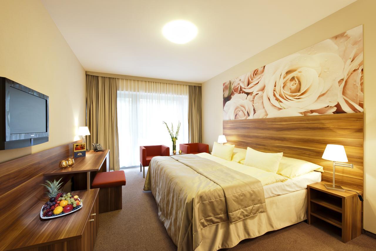 Hotel Velka Fatra Turčianske Teplice Екстериор снимка